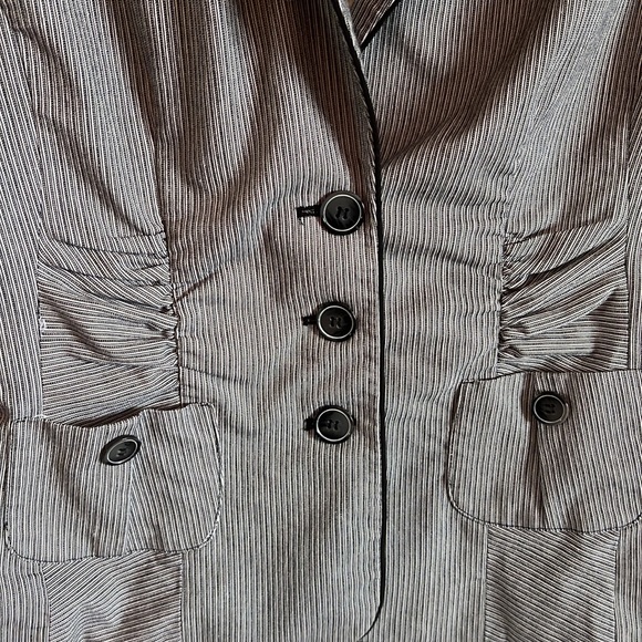 3/4 Sleeve Blazer - Picture 2 of 6